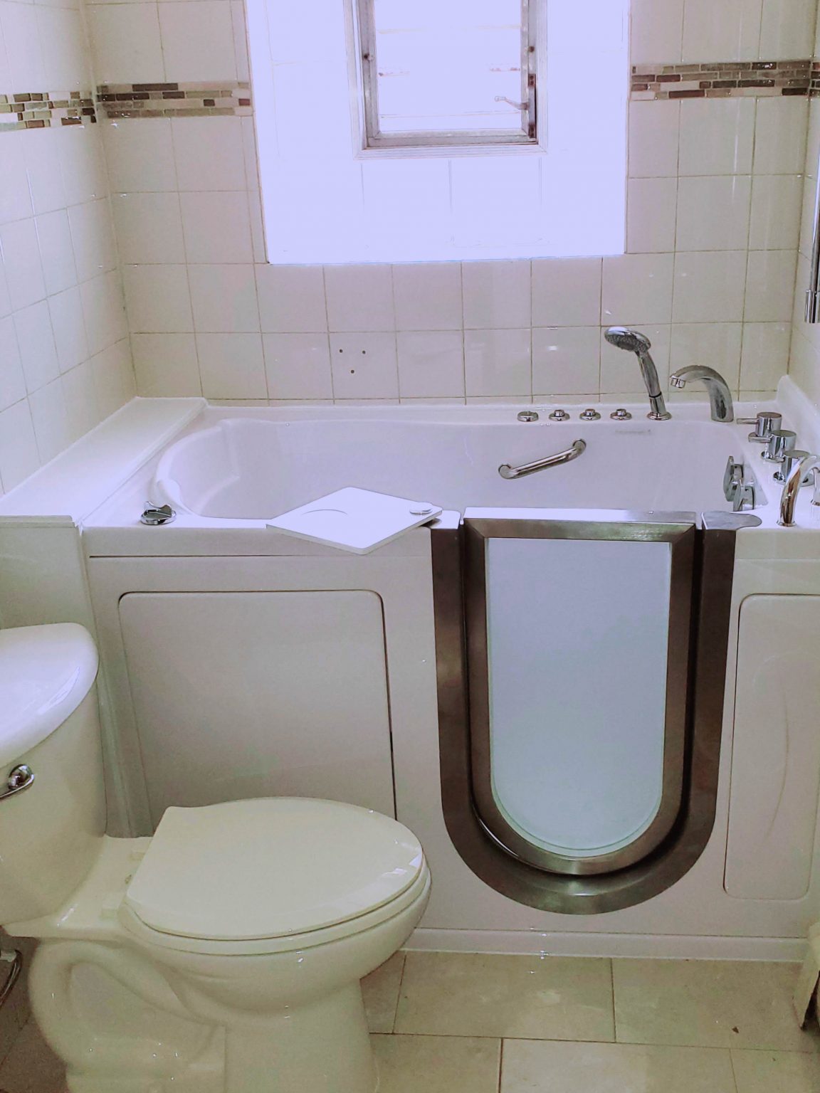 Walkin Tub for Seniors with Low Installation Prices Walk In Tub USA